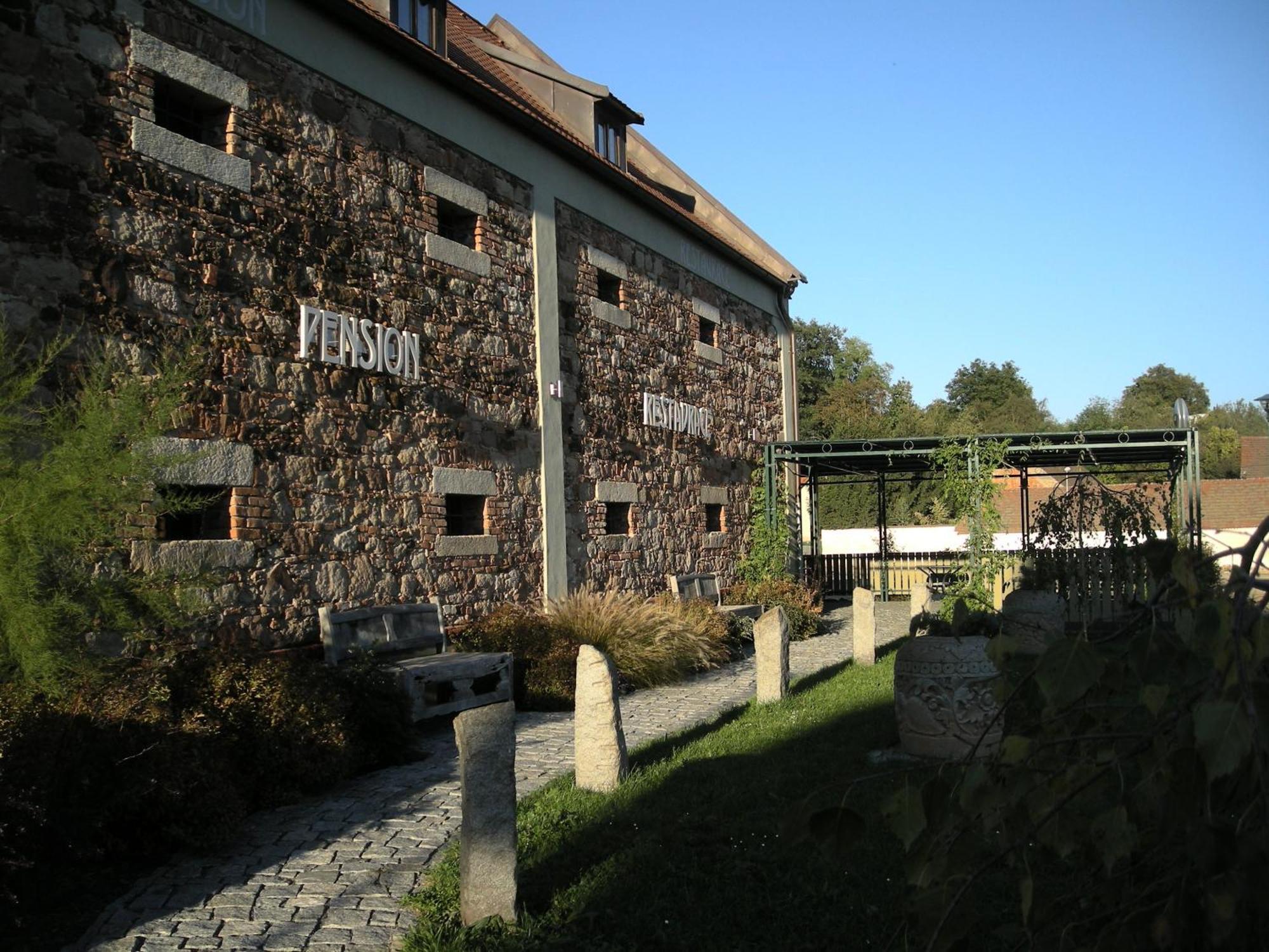 Barokni Spejchar Hotel Tlučná Exterior foto