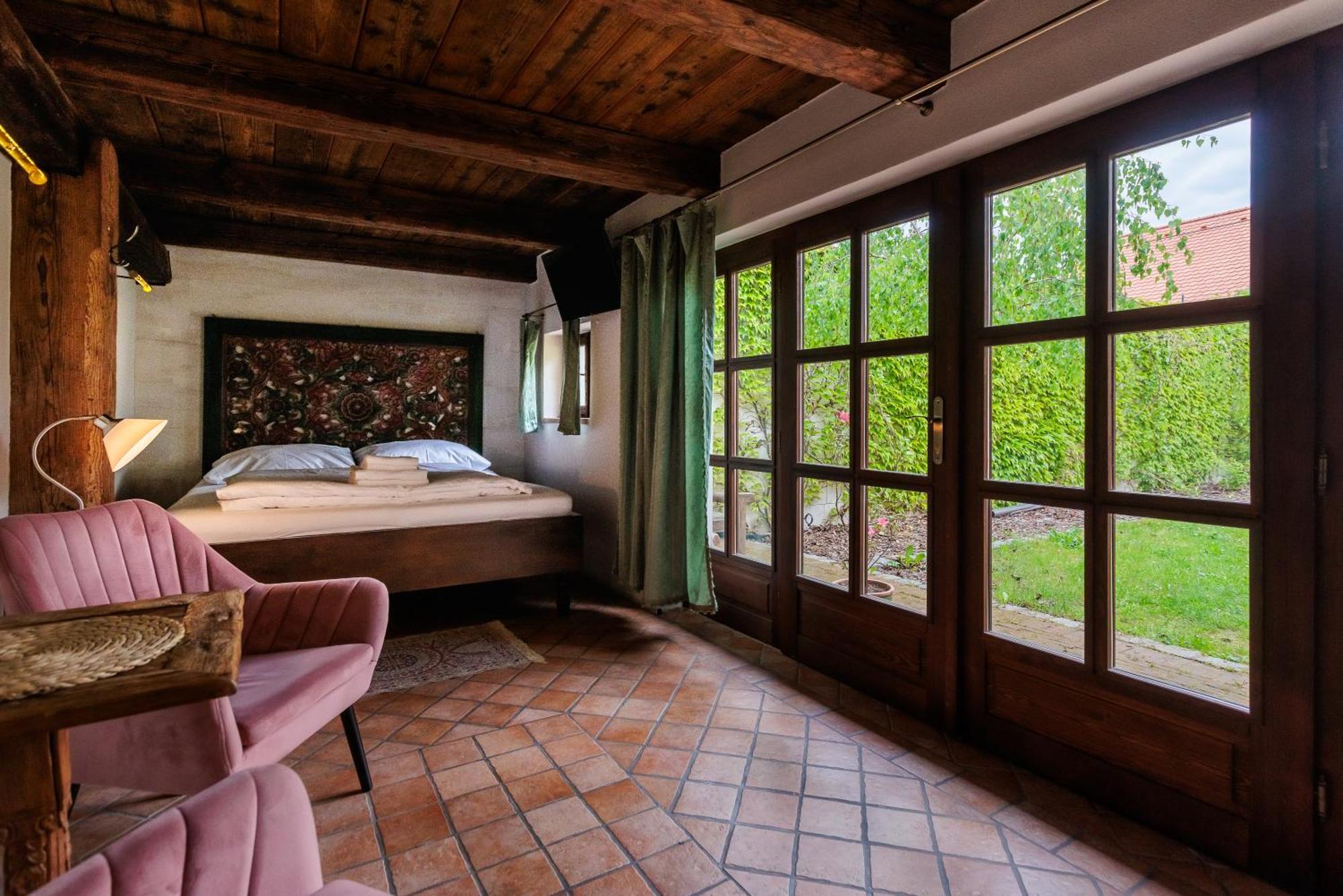 Barokni Spejchar Hotel Tlučná Exterior foto