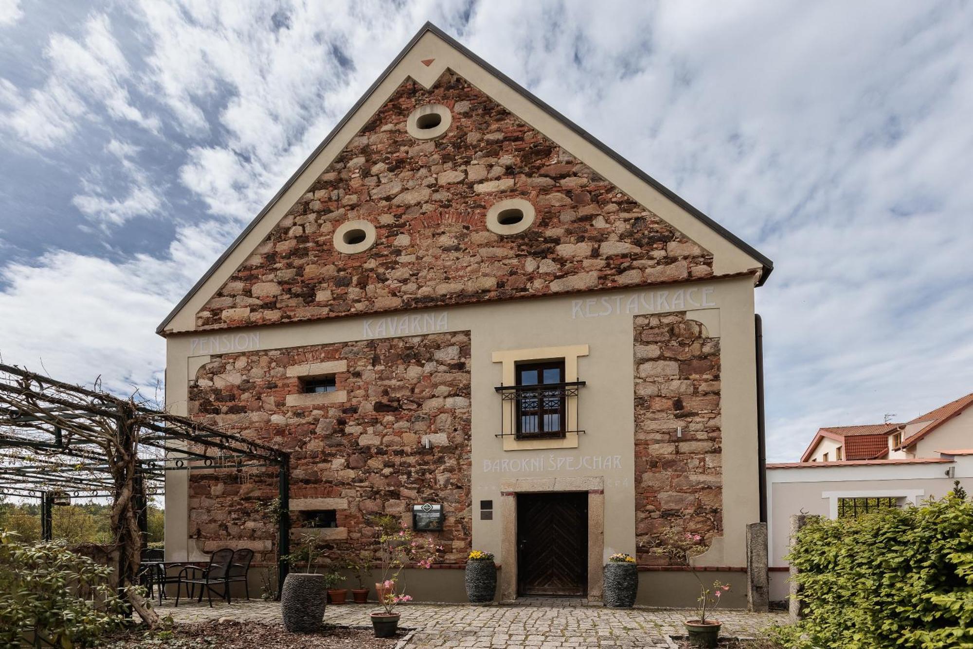 Barokni Spejchar Hotel Tlučná Exterior foto